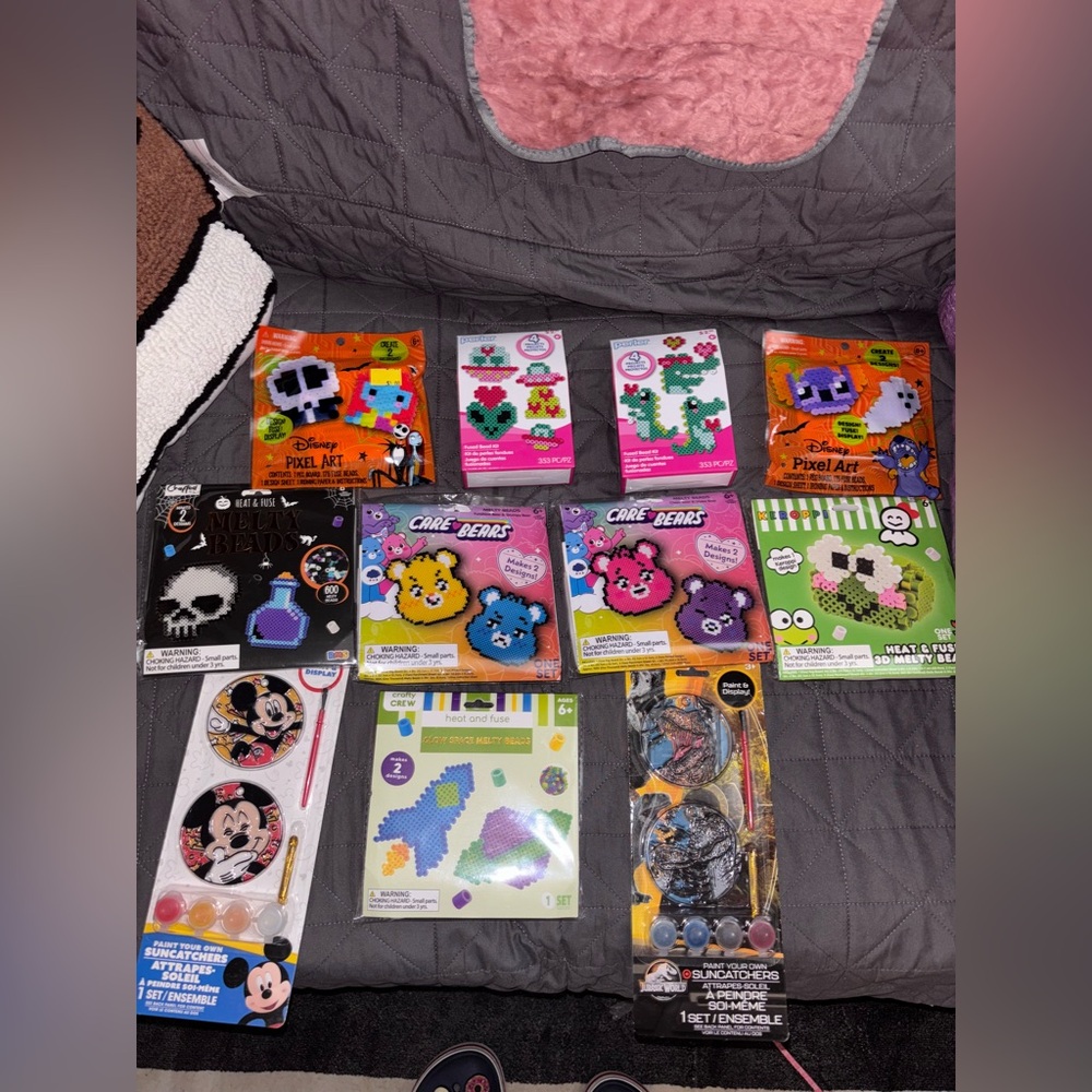 11 crafts sets.9 heat and fuse melty beads.2 suncatchers sets..all together(NWT)